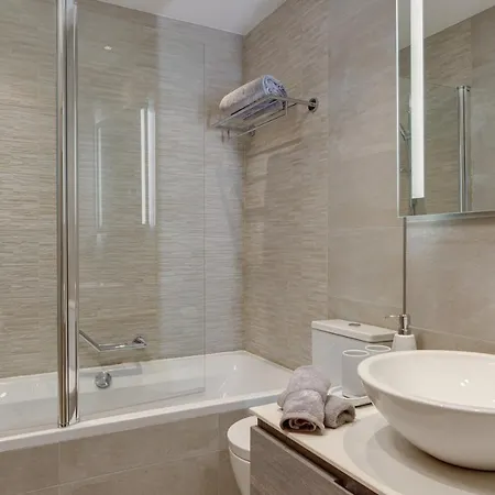 Villa Bella - Stunning 5 Bedroom With Pool